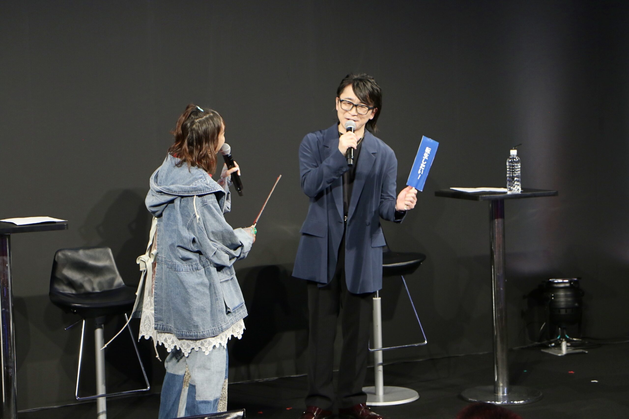 金田朋子さんのあるモノに対する持論に阿部敦さんも仰天!?  春アニメ『女神「異世界転生何になりたいですか」 俺「勇者の肋骨で」』ステージレポート【AJ2026】-5