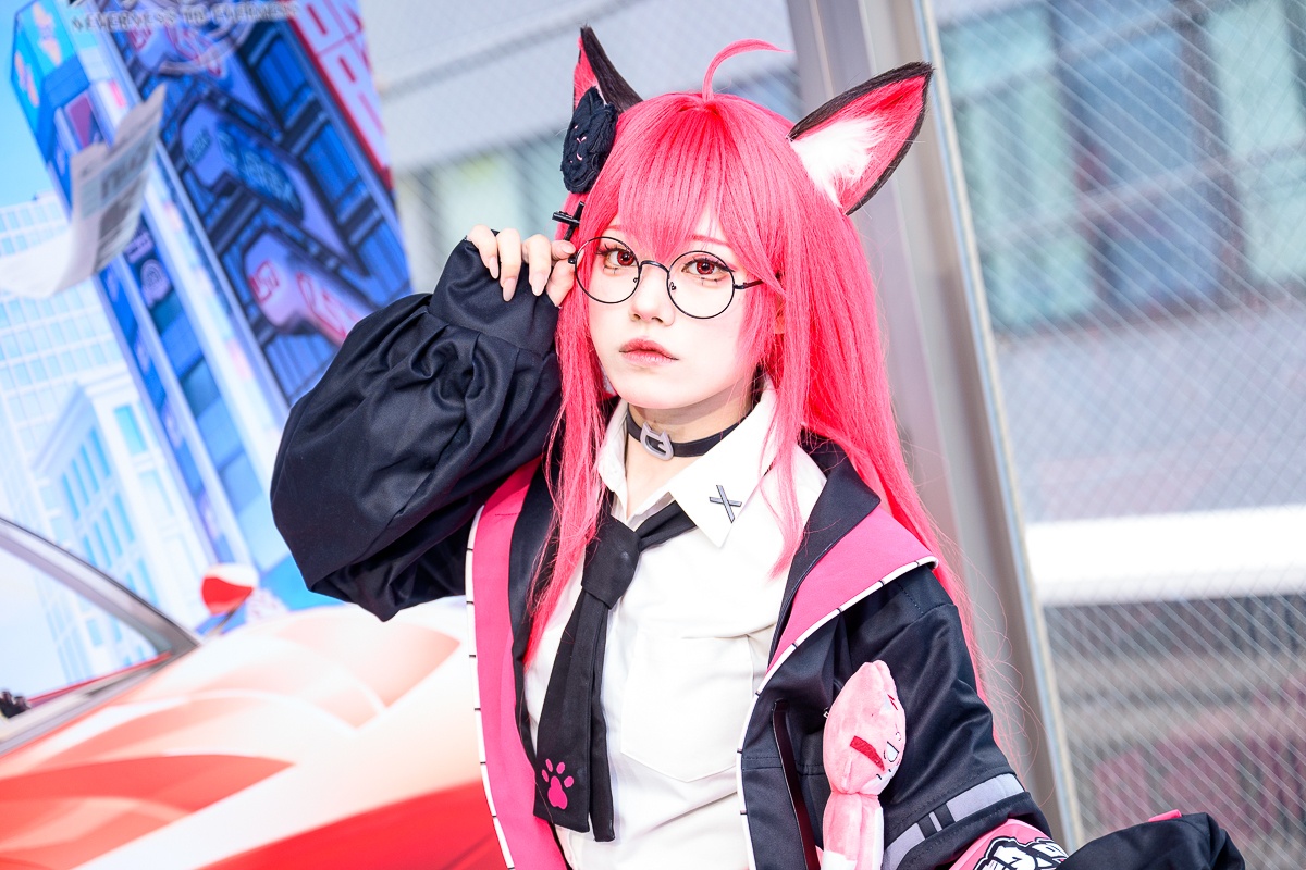 眼鏡越しのその視線はズルい……！ あまねひなさんの知的でキュートなナナリのコスプレに悶絶必至!?｜ゲーム『NTE』美人コスプレイヤー特集-6