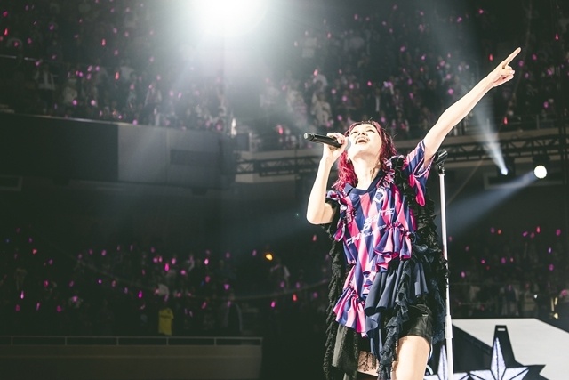 LiSAさんのアリーナツアー初日で『魔法科高校の劣等生 四葉継承編』主題歌「YES」をサプライズ初披露！-3