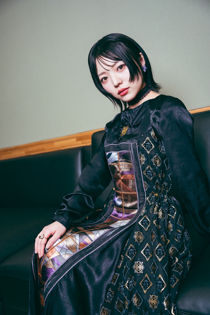 「ファーストキスがお尻の穴なんて嫌！」衝撃の台詞から始まった魔法学校物語――TVアニメ『黒猫と魔女の教室』本渡楓さん×島﨑信長さん×和泉風花さんインタビュー｜「可愛いだけじゃない」泥臭い成長とバディの絆-6