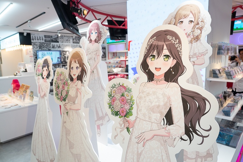 『BanG Dream!』初の常設オフィシャルストアが池袋に誕生！　限定グッズも豊富な「BanG Dream! STORE」店内レポート-10