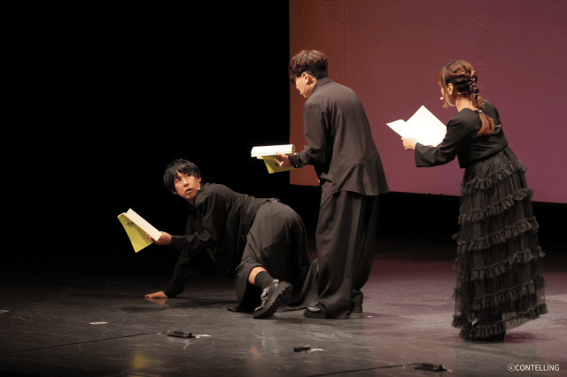 河西健吾さん、白井悠介さんら出演、コメディ朗読劇CONTELLING、2026年大阪公演の舞台写真が到着！　新作は10月に上演-12