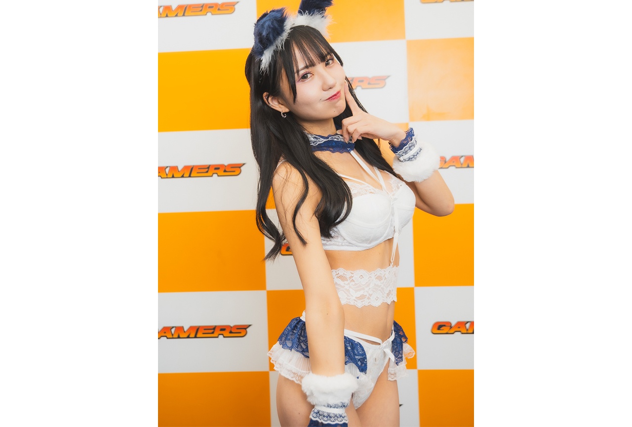 レースクイーン＆コスプレイヤー荏崎ろあが攻めのハイレグ姿で悩殺【ゲマコス撮り下ろしグラビア】