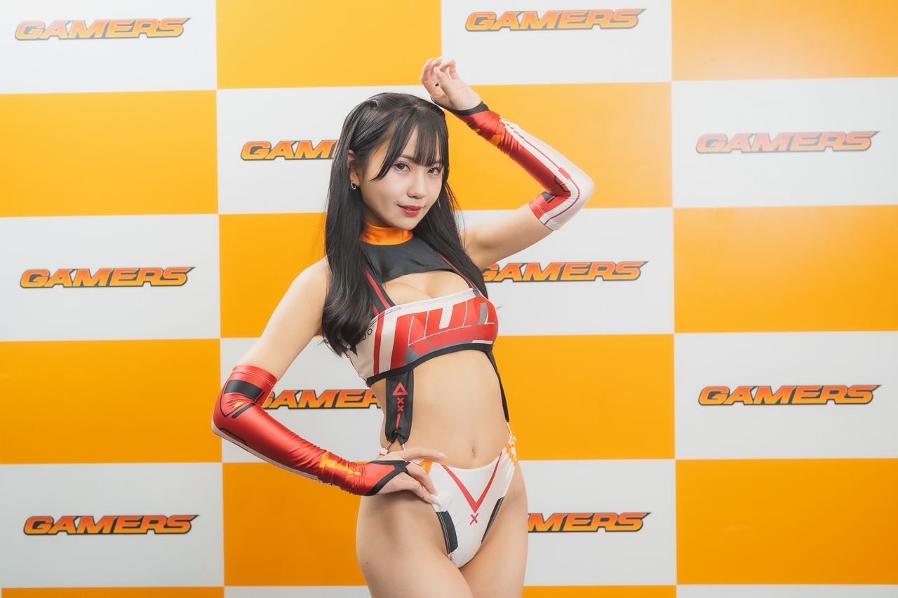 攻めのハイレグ姿で魅了！ レースクイーン＆コスプレイヤー・荏崎ろあがセクシー衣装でファンを悩殺【ゲマコス09 撮り下ろしグラビア＆インタビュー】-8