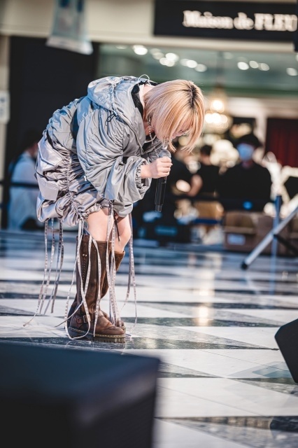 藍井エイルさん ニューシングル「MONSTER／絵空事」発売記念フリーライブの公式レポートが到着！　約10年ぶりのフリーライブにファン熱狂-6