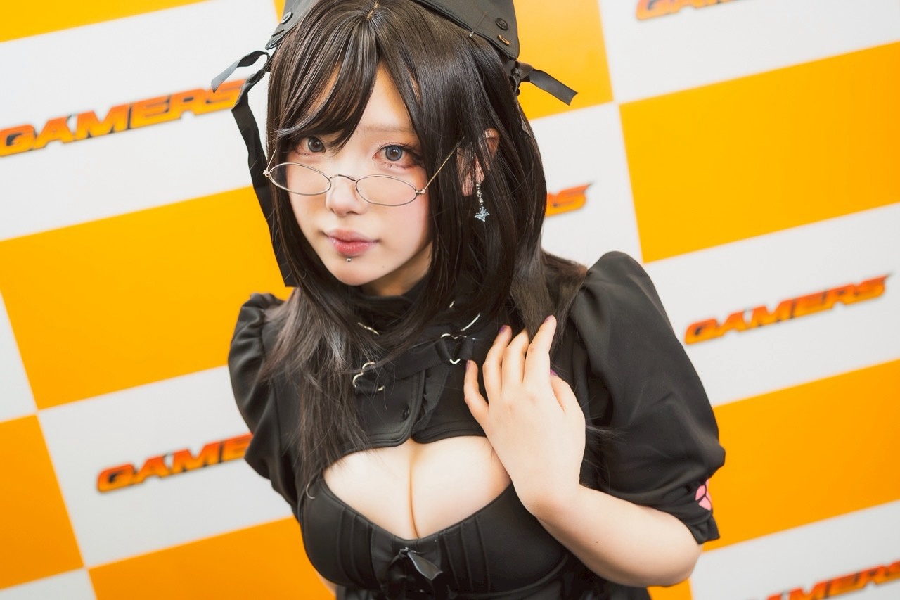 大胆な胸開きナース衣装でファンを魅了！　中3から活動する実力派レイヤー・あざらしさんに直撃【ゲマコス09 撮り下ろしグラビア＆インタビュー】-8