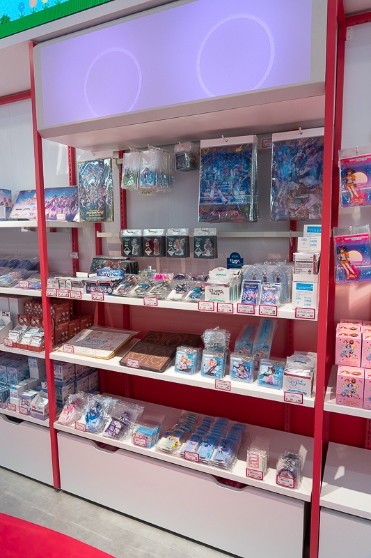『BanG Dream!』初の常設オフィシャルストアが池袋に誕生！　限定グッズも豊富な「BanG Dream! STORE」店内レポート-5