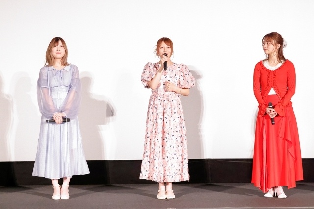 「上伊那ぼたんを演じられてとっても幸せです」──鈴代紗弓さん、青山吉能さんらキャスト陣が登壇！アニメ『上伊那ぼたん、酔へる姿は百合の花』先行上映会 オフィシャルレポートが到着！-13