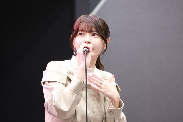 第3期新ヒロイン・伊院知与役の石原夏織さん、ナディー役の竹達彩奈さんがシークレットゲストで登場！『君のことが大大大大大好きな100人の彼女』ステージレポート【AJ2026】-12