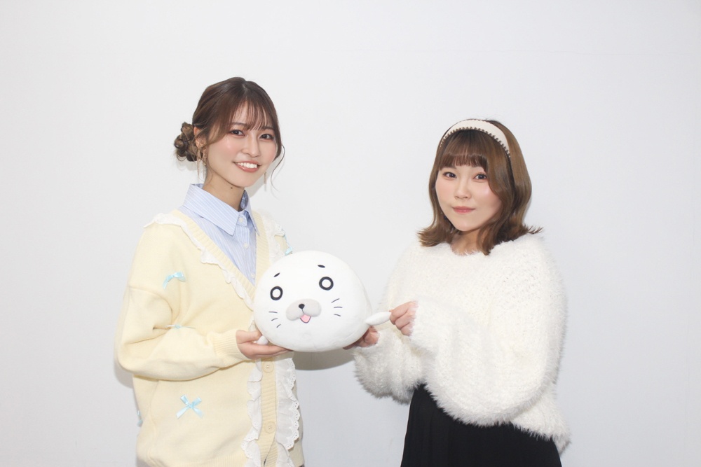 『小３アシベ QQゴマちゃん』松岡美里さん＆神月柚莉愛さんインタビュー｜松岡さんが大事にしたアシベのリアルな“小3感”。神月さん演じるゴマちゃんはかわいさだけでない“哀愁”にも注目!?-1
