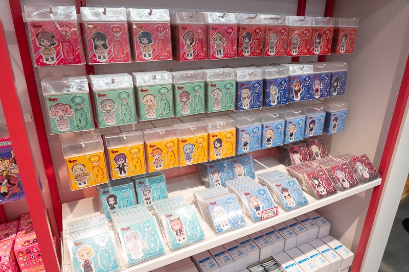 『BanG Dream!』初の常設オフィシャルストアが池袋に誕生！　限定グッズも豊富な「BanG Dream! STORE」店内レポート-15