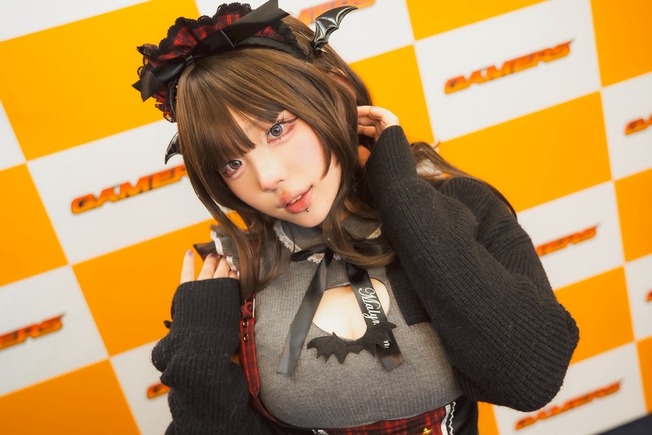 大胆な胸開きナース衣装でファンを魅了！　中3から活動する実力派レイヤー・あざらしさんに直撃【ゲマコス09 撮り下ろしグラビア＆インタビュー】-5