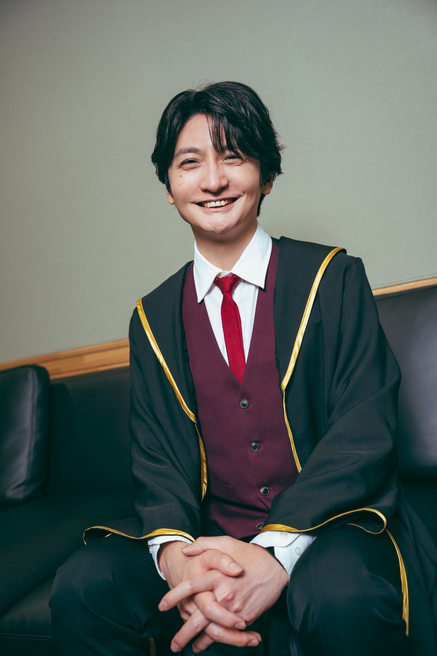 「ファーストキスがお尻の穴なんて嫌！」衝撃の台詞から始まった魔法学校物語――TVアニメ『黒猫と魔女の教室』本渡楓さん×島﨑信長さん×和泉風花さんインタビュー｜「可愛いだけじゃない」泥臭い成長とバディの絆-5