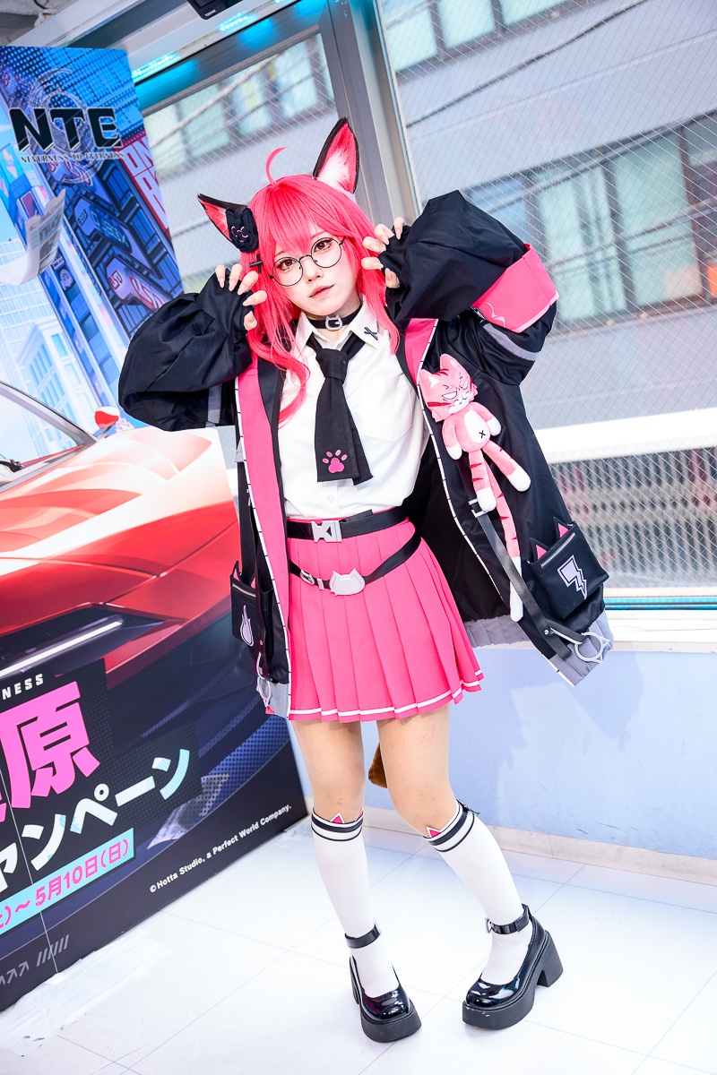 眼鏡越しのその視線はズルい……！ あまねひなさんの知的でキュートなナナリのコスプレに悶絶必至!?｜ゲーム『NTE』美人コスプレイヤー特集-3