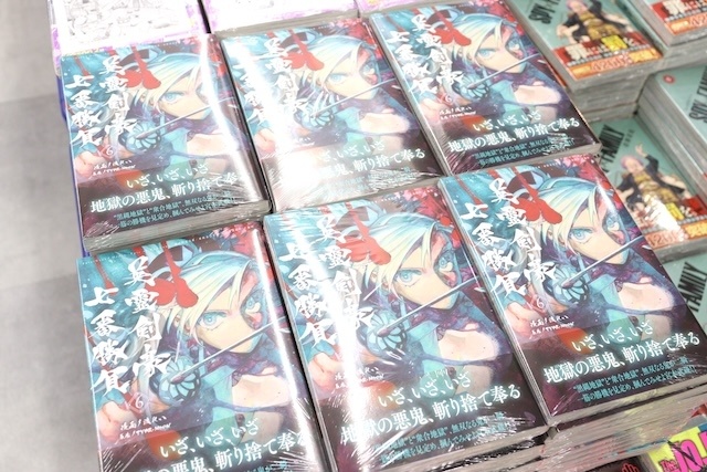 コミックス『うるわしの宵の月』コーナーが展開中！　コミックス『名探偵コナン(108)』が発売！　ほか［今日のアニメイト池袋本店］-15