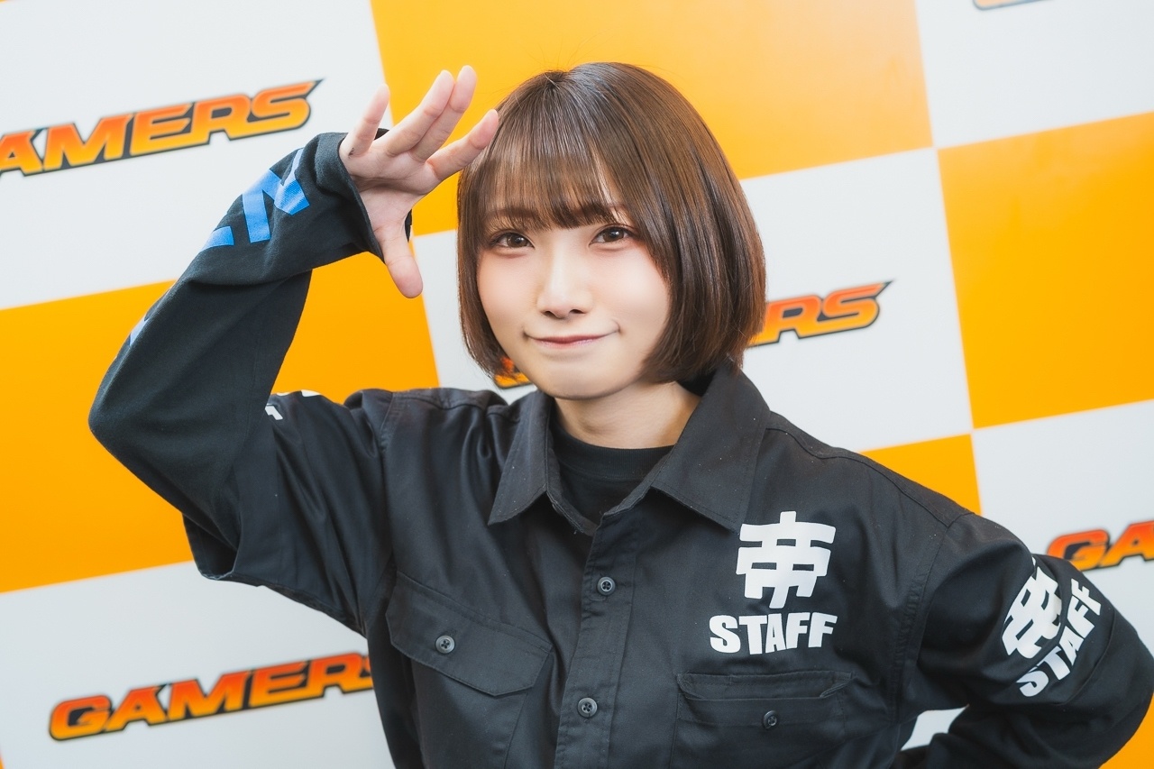 村下小粒、現役ゲーセン店員の“激レア”リアル制服姿【ゲマコス撮り下ろしグラビア】