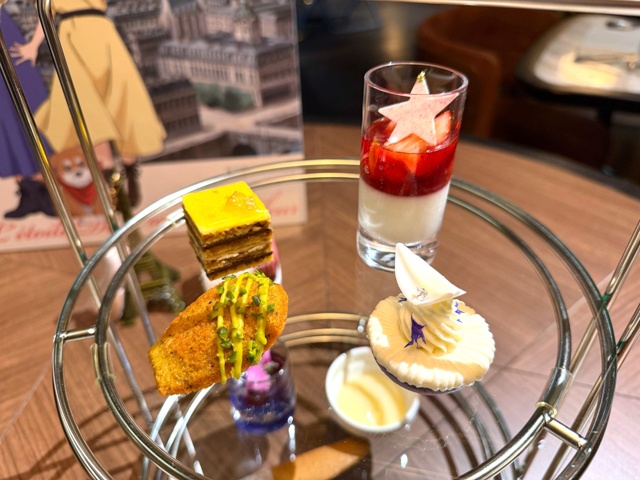 気分はバロン若林!? 男性1人で行く初めてのアフタヌーンティー | 劇場アニメ『パリに咲くエトワール』コラボレーション・アフタヌーンティー体験レポート-10