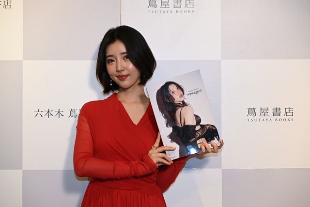 声優・アーティスト志崎樺音さん、1st写真集『unplugged』発売記念イベント実施！　発売して即重版決定に感謝「本当に皆さんのおかげ」-10