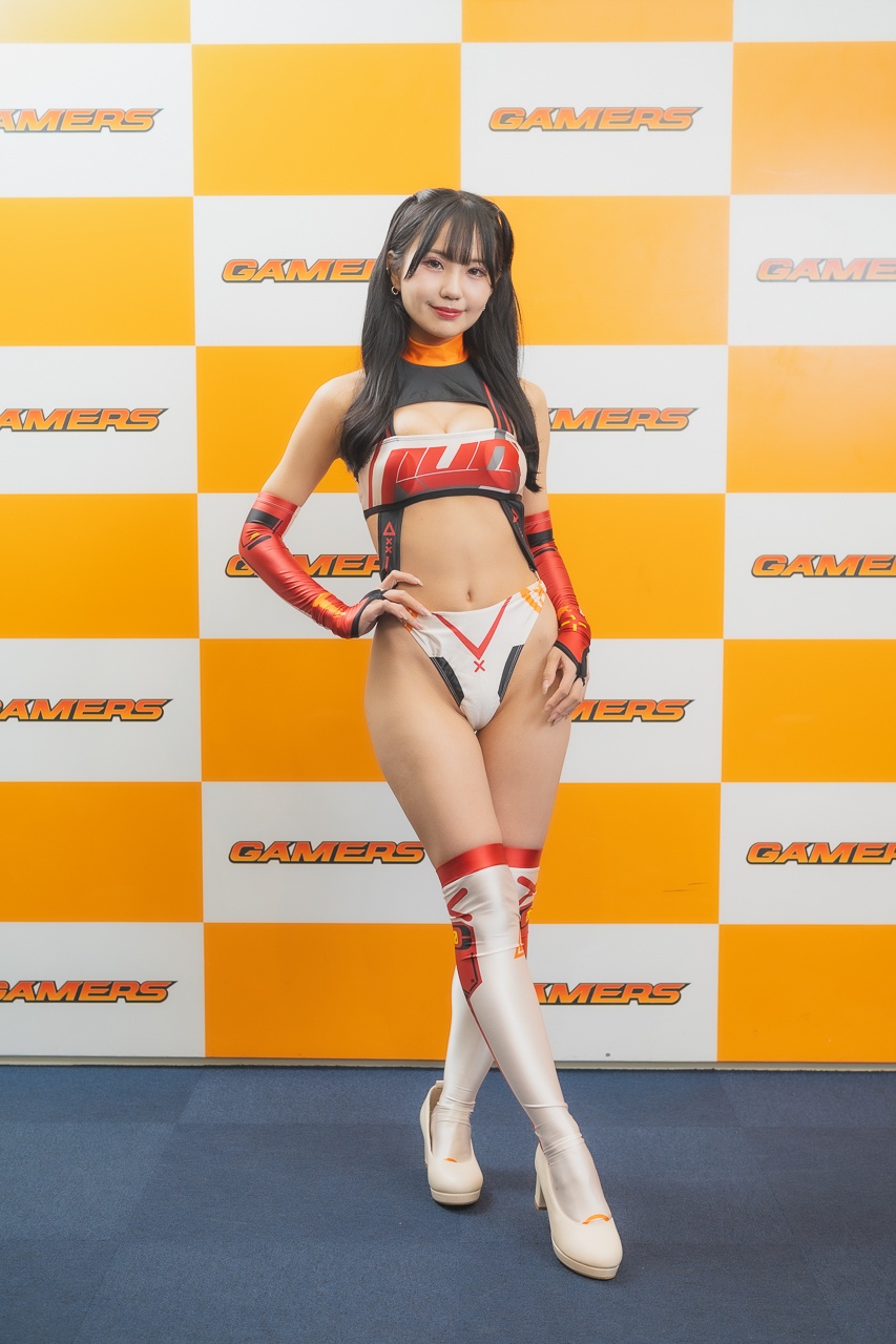 攻めのハイレグ姿で魅了！ レースクイーン＆コスプレイヤー・荏崎ろあがセクシー衣装でファンを悩殺【ゲマコス09 撮り下ろしグラビア＆インタビュー】-6