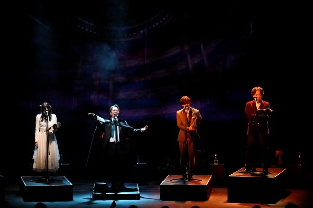 音楽朗読劇「オペラ座の怪人」初日公演の舞台写真が到着！　阿座上洋平さん、鈴木達央さん、伊達さゆりさん、安野希世乃さんら声優陣が回替わりで出演-2