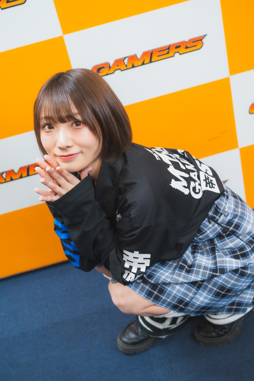 レトロゲームアイドルは現役ゲーセン店員!? 村下小粒さんの初出し“リアル制服”姿【ゲマコス09 撮り下ろしグラビア＆インタビュー】-9