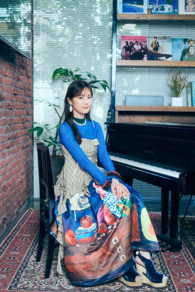 生田絵梨花さん、春アニメ『本好きの下剋上 領主の養女』EDテーマ「今も、ありがとう」に込めた“家族への愛”と自身の思い出を語る【インタビュー】-1