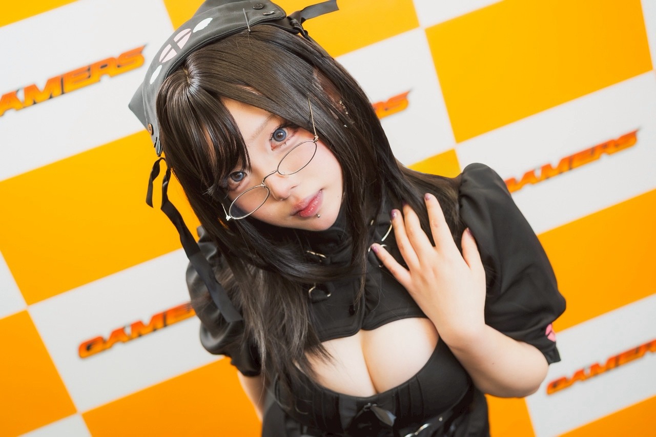 大胆な胸開きナース衣装でファンを魅了！　中3から活動する実力派レイヤー・あざらしさんに直撃【ゲマコス09 撮り下ろしグラビア＆インタビュー】-9