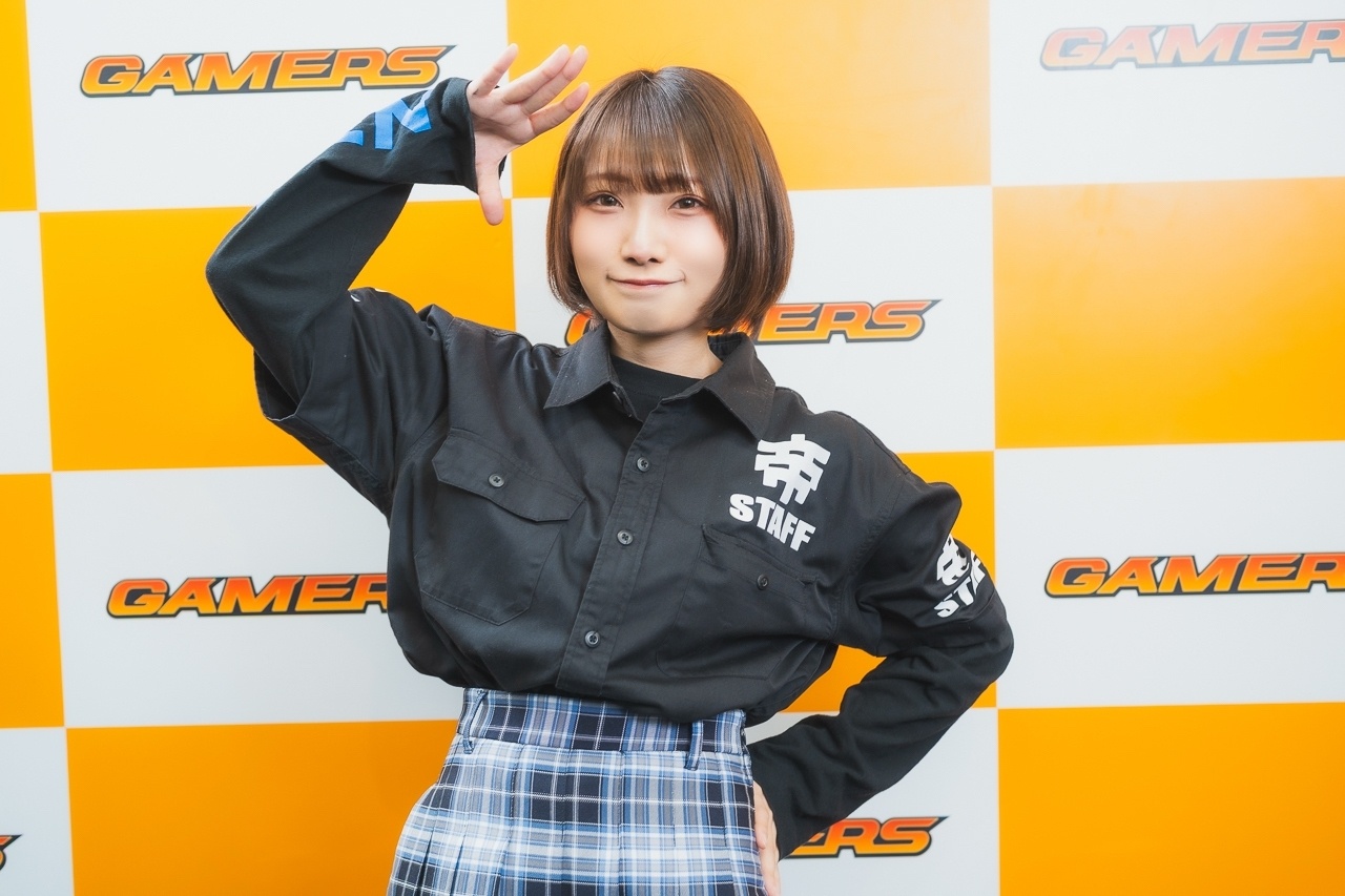 レトロゲームアイドルは現役ゲーセン店員!? 村下小粒さんの初出し“リアル制服”姿【ゲマコス09 撮り下ろしグラビア＆インタビュー】-7