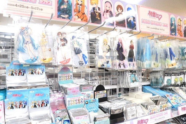 フェア「「ノーゲーム・ノーライフ」PALE TONE series　ポップアップストア」や「『ダンガンロンパシリーズ』サイバー・ロジックフェア」が開催中！　ほか［今日のアニメイト池袋本店］-12