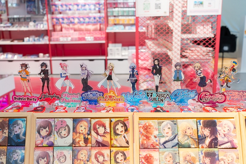 『BanG Dream!』初の常設オフィシャルストアが池袋に誕生！　限定グッズも豊富な「BanG Dream! STORE」店内レポート-13