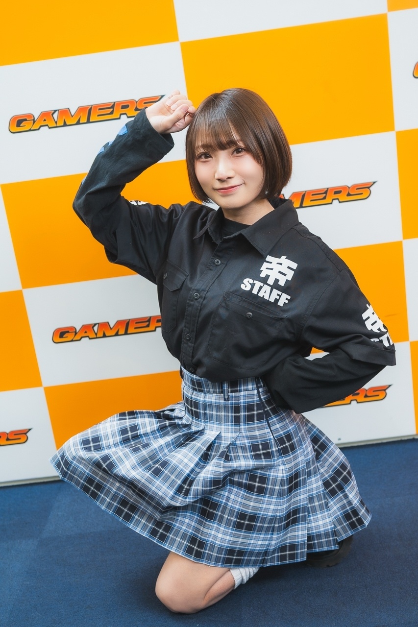 レトロゲームアイドルは現役ゲーセン店員!? 村下小粒さんの初出し“リアル制服”姿【ゲマコス09 撮り下ろしグラビア＆インタビュー】-8