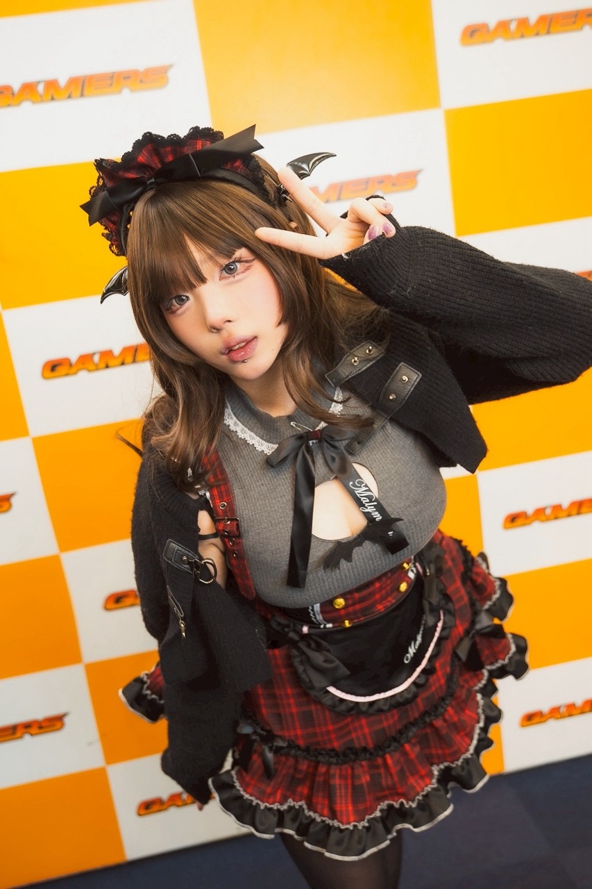 大胆な胸開きナース衣装でファンを魅了！　中3から活動する実力派レイヤー・あざらしさんに直撃【ゲマコス09 撮り下ろしグラビア＆インタビュー】-4