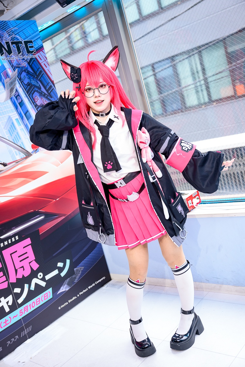 眼鏡越しのその視線はズルい……！ あまねひなさんの知的でキュートなナナリのコスプレに悶絶必至!?｜ゲーム『NTE』美人コスプレイヤー特集-1