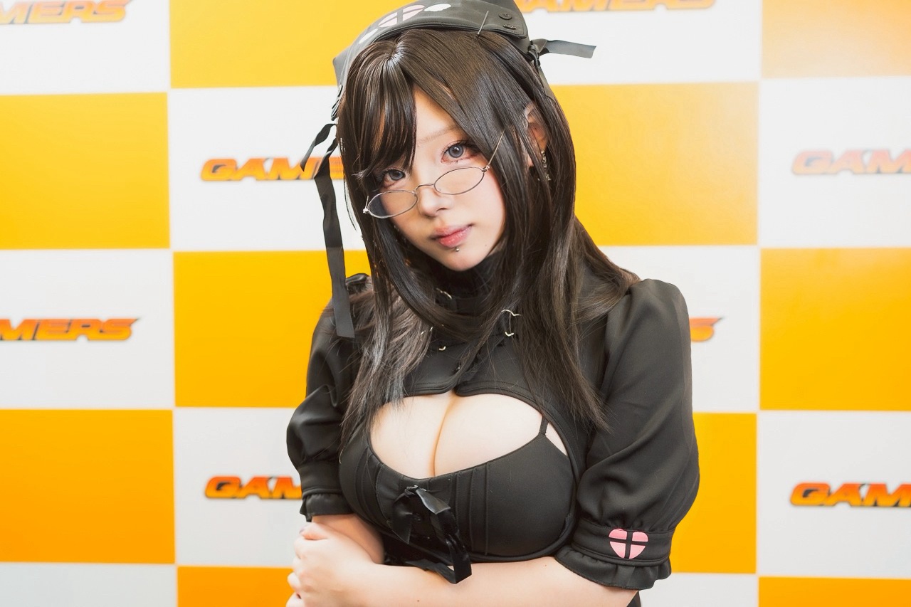 大胆な胸開きナース衣装でファンを魅了！　中3から活動する実力派レイヤー・あざらしさんに直撃【ゲマコス09 撮り下ろしグラビア＆インタビュー】-7