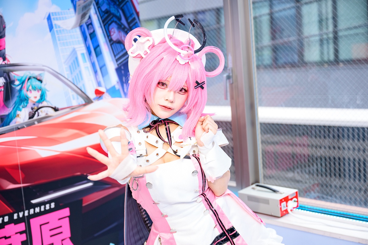 これは反則級の破壊力…！ あのねのあの“魅惑の谷間＆あざとポーズ”にドキッとするゲーム『NTE』ちぃちゃんのコスプレ大公開-5