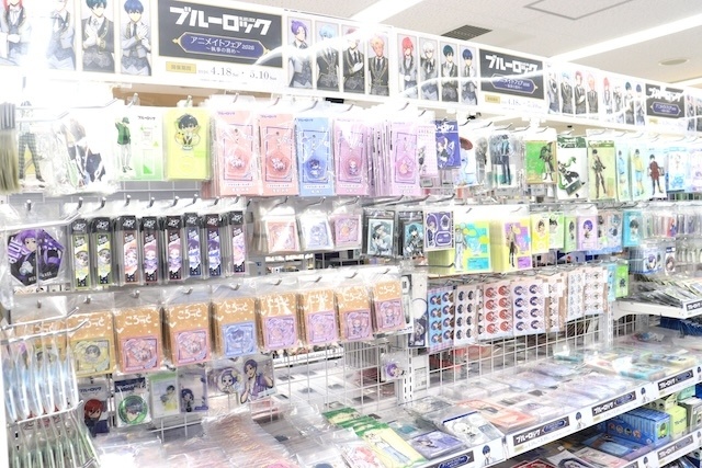 フェア「TVアニメ『ブルーロック』アニメイトフェア2026　～執事の務め～」や「『花秘める君のメテオール展2026』＆『「花秘める君のメテオール」グラッテ第三弾』＆第6巻新刊発売記念連動キャンペーン」が開催中！　ほか［今日のアニメイト池袋本店］-1