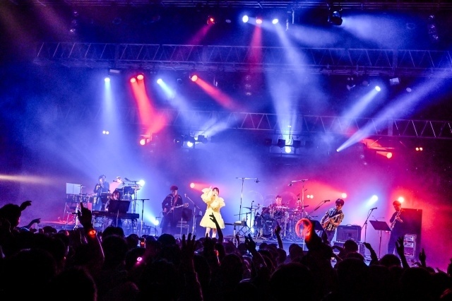 花澤香菜さん×ポルカドットスティングレイによる対バンライブ「ポル香菜合戦～ポルカと香菜の対戦ありがとね～」東京公演の公式レポートが到着！　9月12日にワンマンライブが開催決定-7