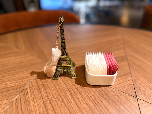 気分はバロン若林!? 男性1人で行く初めてのアフタヌーンティー | 劇場アニメ『パリに咲くエトワール』コラボレーション・アフタヌーンティー体験レポート-3