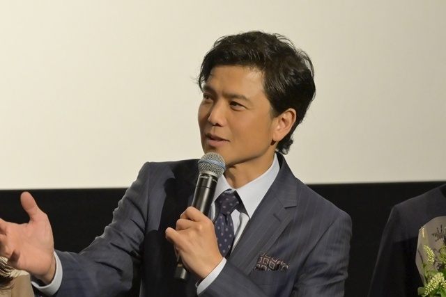 『アギト—超能力戦争—』大ヒット御礼舞台挨拶に要潤さん・賀集利樹さんら登壇！　藤田瞳子さん・山崎潤さん・柴田明良さんが花束贈呈するサプライズも-8