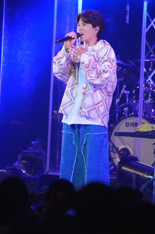 バラエティに富んだ曲目にファンは大興奮！　未発表の新曲を含む全18曲を披露した「IRINO MIYU LIVE TOUR 2026 “Humor is Human”」東京・kanadeviaホール公演レポート-1