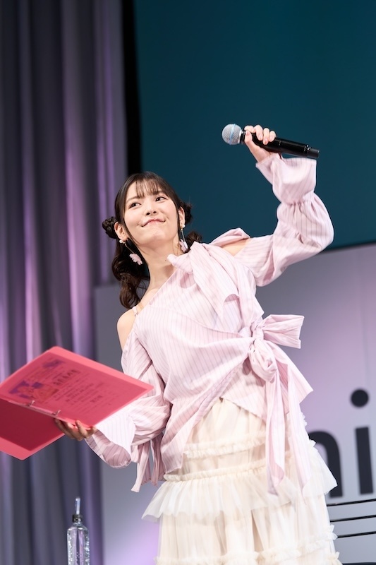 天﨑滉平さん、上坂すみれさんらキャスト陣が、ファンから募集した“『ロシデレ』でやりたい企画”を熱くプレゼン！ Season2 ウルトラティザーPVやメインビジュアル第一弾も公開し話題に『時々ボソッとロシア語でデレる隣のアーリャさん』スペシャルステージレポート【AJ2026】-4