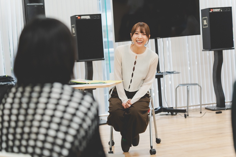 先輩ゼロの環境から始まり、今は後輩の道標へ。「好き」の力で第一線を20年走り続ける豊崎愛生さんが、初の講師体験で見つめた“未来の仲間たち”とミュージックレインの未来──『OPALIS』特別ワークショップを終えた豊崎さんに独占インタビュー-3