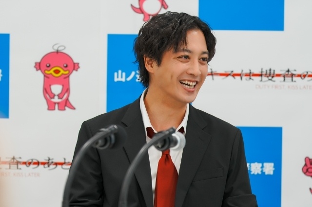 実写ドラマ『キスは捜査のあとで』主演・渡部秀さん＆齋藤璃佑さんが登壇した制作発表オフィシャルレポートが到着！“キスシーン”から“足ドン”まで撮影秘話が続々-4