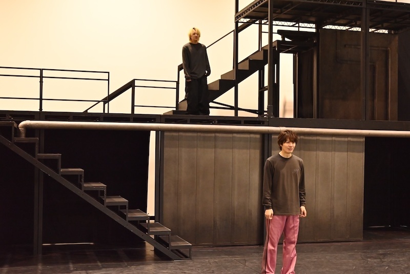 舞台『gift』の稽古場に潜入！　見応えのあるアクション、絶妙な表情と演出が「gift」の世界へと我々をいざなう……！【レポート】-3