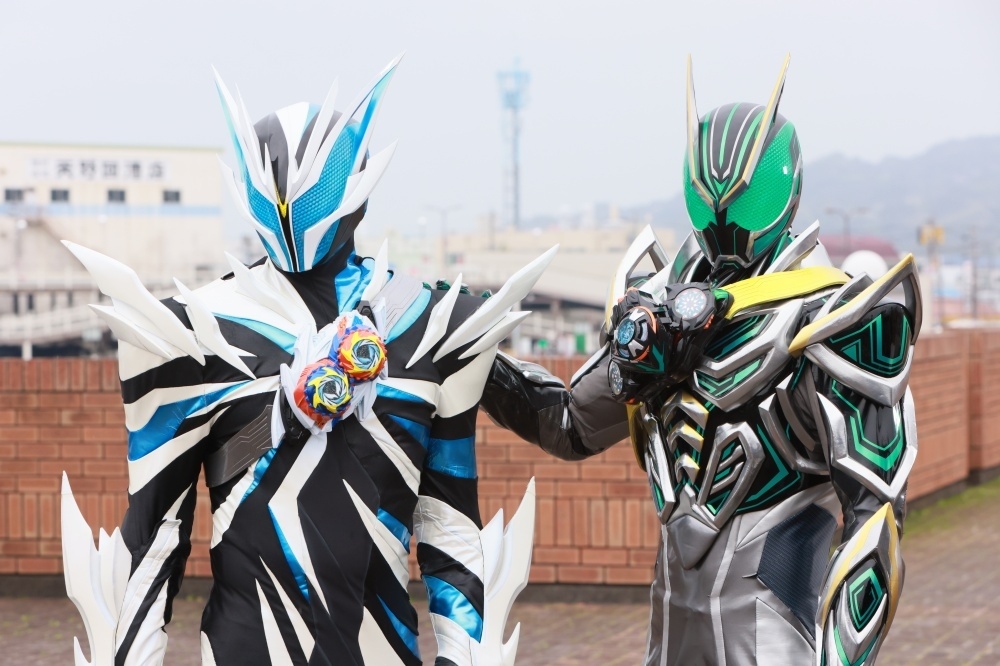 TVシリーズから“もう一歩先の関係性”へ――映画『仮面ライダーゼッツ さよならのミッション』今井竜太郎さん×古川雄輝さんインタビュー｜1年半の撮影を共に駆け抜けた2人が語る『仮面ライダーゼッツ』 への想い-11