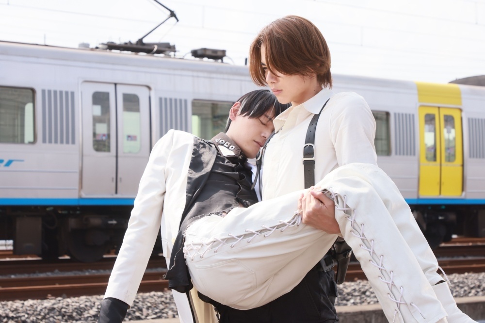 TVシリーズから“もう一歩先の関係性”へ――映画『仮面ライダーゼッツ さよならのミッション』今井竜太郎さん×古川雄輝さんインタビュー｜1年半の撮影を共に駆け抜けた2人が語る『仮面ライダーゼッツ』 への想い-4