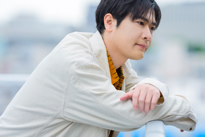 夏アニメ『追放された転生重騎士はゲーム知識で無双する』大塚剛央さん×若山詩音さんインタビュー｜ゲーム知識で運命を切り開く爽快感と、GoHandsならではの圧巻の映像美-7