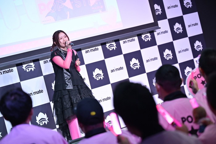 長谷川育美さんのトーク＆ミニライブ、あるキャストからのサプライズも!?　『ヴィジランテ -僕のヒーローアカデミア ILLEGALS-』ポップ☆ステップのバースデーパーティーレポート-7