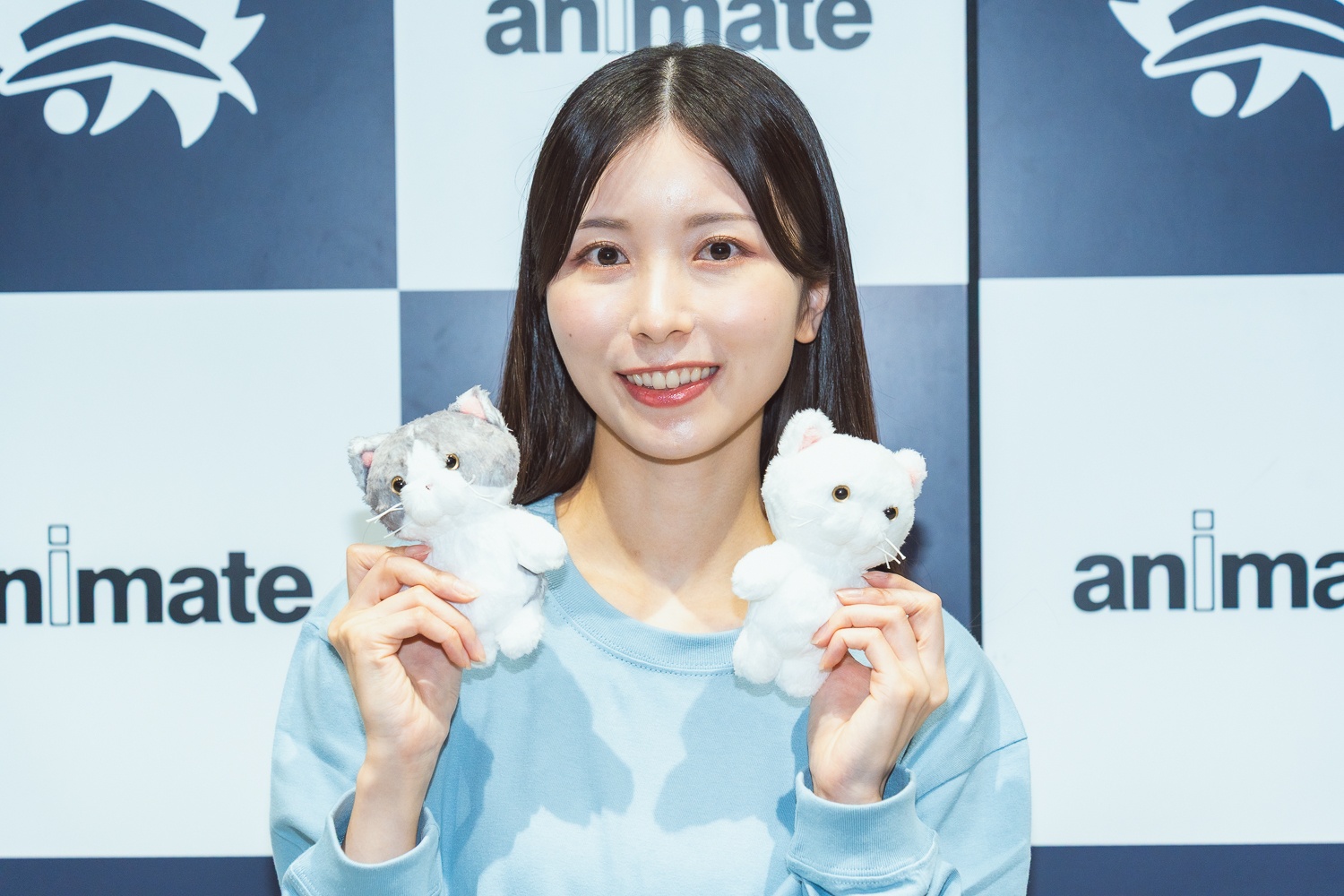 佐々木琴子がファンを再び審査!? 愛猫のアッシュくん＆さとるくんグッズ発売記念イベントレポート
