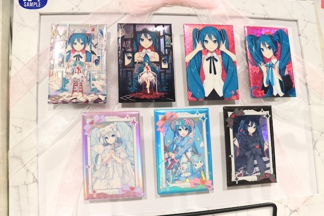 初音ミクへの愛が溢れた2次元と3次元が交差する空間を堪能──イラストレーター・Eko iXimaさんによる初個展「初音ミクとEko iXimaのミクストメディア展」フォトレポート-27